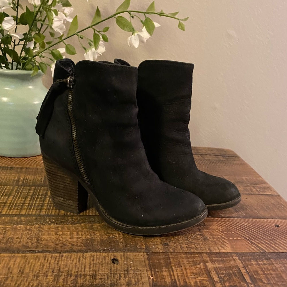 Steve Madden Ryatt Bootie- Black Size 7